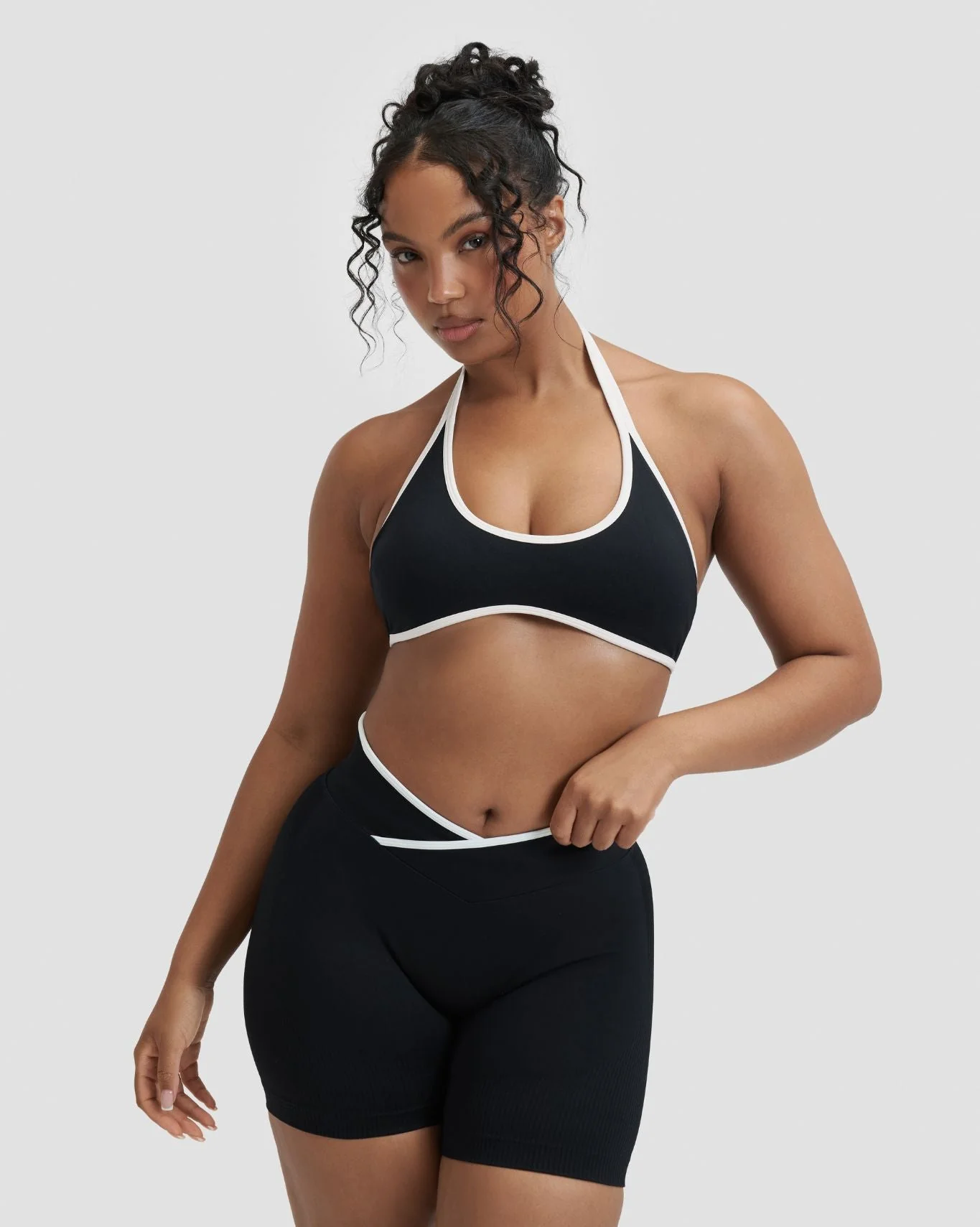 Elevate™ Outline Halterneck Bra | Night Black - Image 3